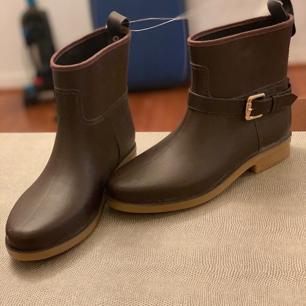 Rain boots